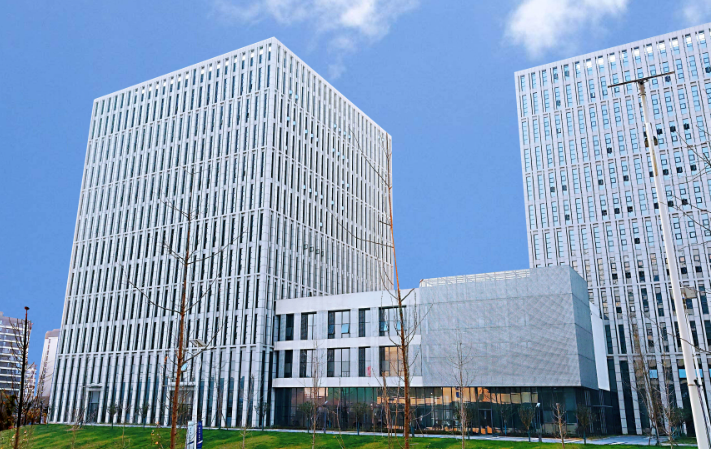 新媒体运营矩阵搭建策略：从内容生产到线上获客转化